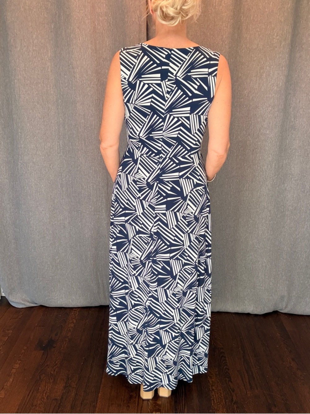 Jessica Howard Navy & White v neck Geometric Maxi Dress size 12 - Picture 5 of 6